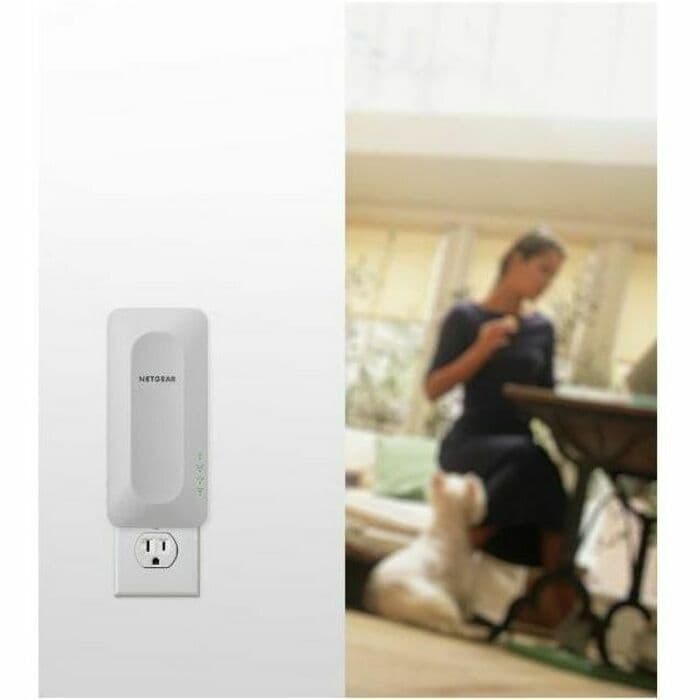 Netgear EAX14 AX1800 WiFi 6 wall-plug mesh extender for expanding wireless coverage